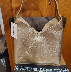 Portland Leather 🦄 Lucent Large Naomi Shoulder Bag